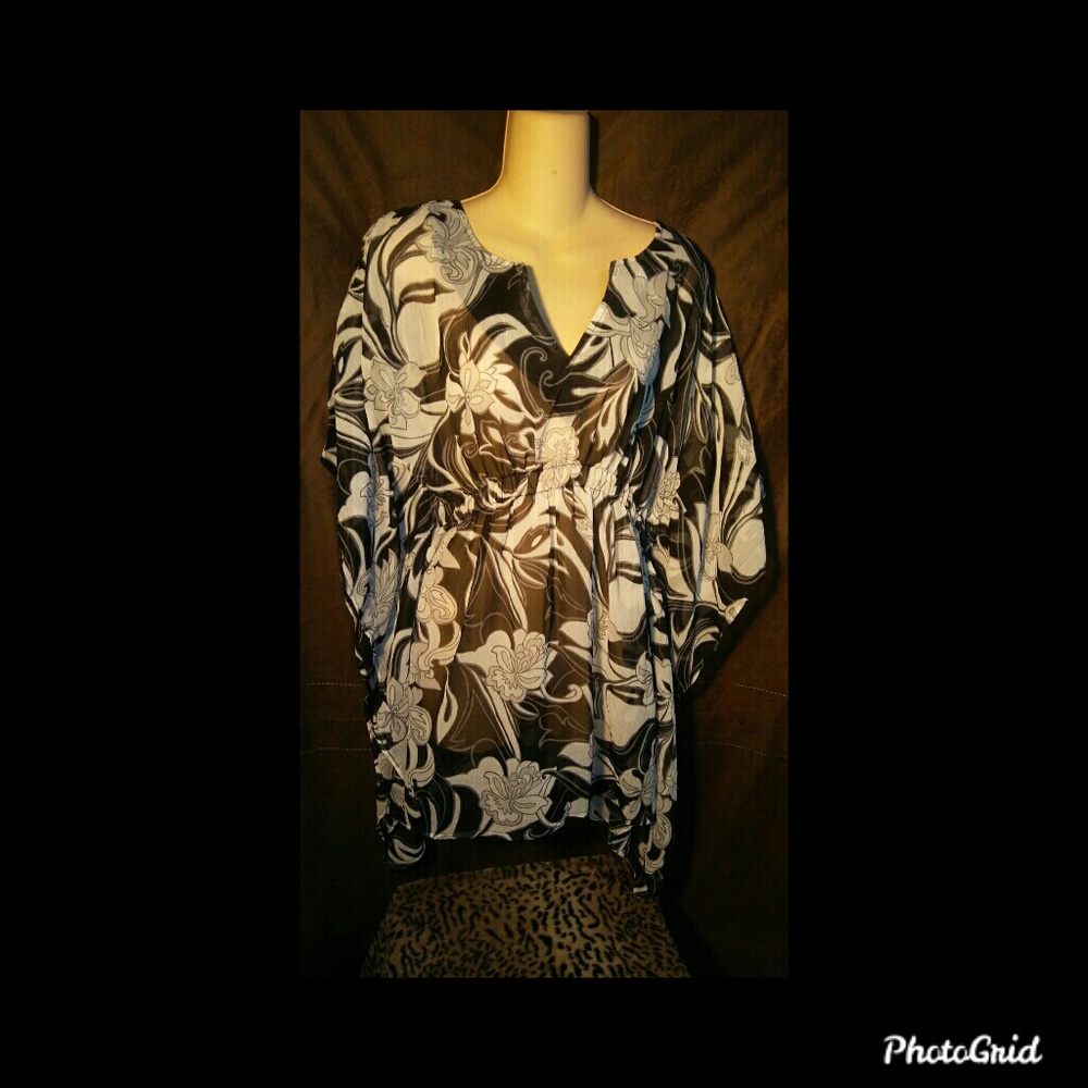 Black/White Blouse